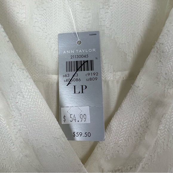Ann Taylor NWT Blouse Sleeveless Ivory Cream Size Large Petite - Picture 3 of 6